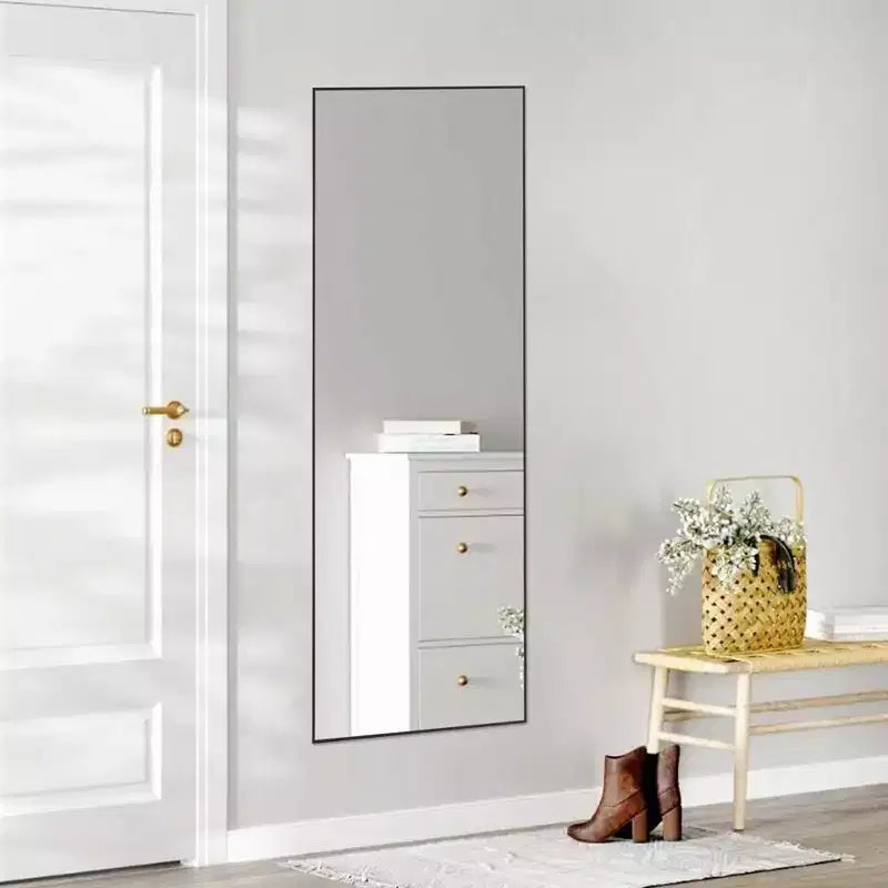 Specchio a figura intera in alluminio 63x20 pollici, specchio da terra con altezza regolabile, nero