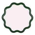 Specchio da parete ondulato in legno smerlato, Verde
