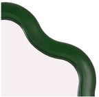 Specchio da parete ondulato in legno smerlato, Verde