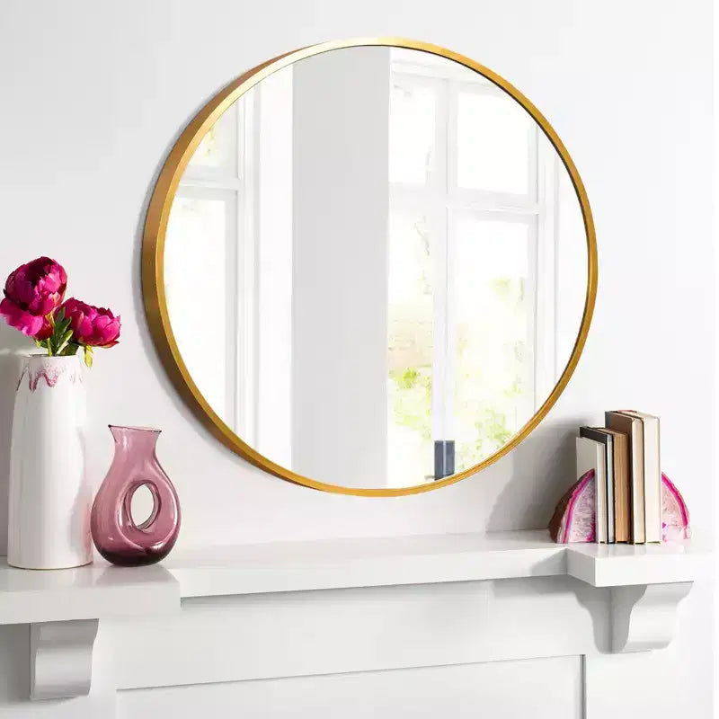 Specchio rotondo da appendere in alluminio con bordo sottile color oro