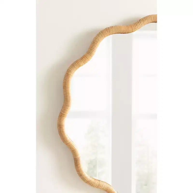 Specchio da parete con cornice a conchiglia Rahfy