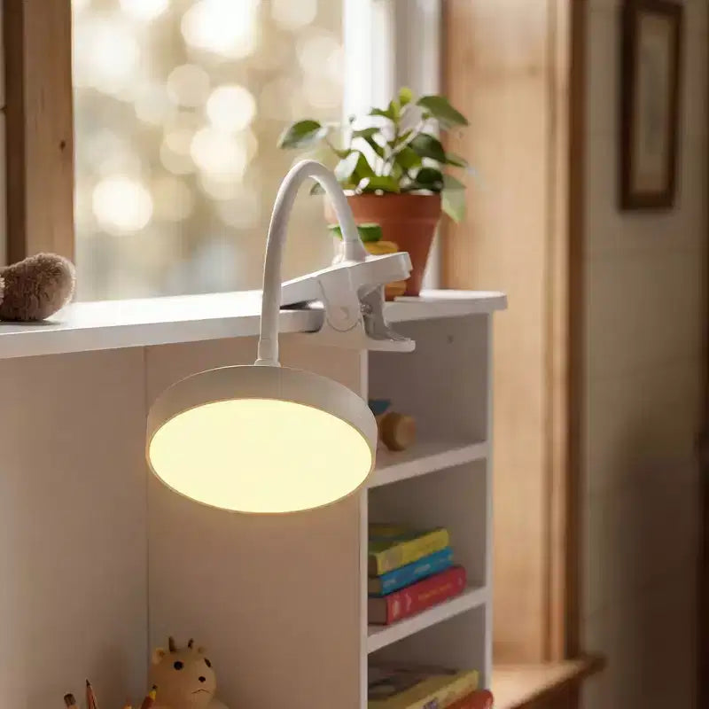 Set scrivania e sedia per bambini in legno massello: piano regolabile inclinabile + scomparto integrato + lampada a clip, postazione di studio ergonomica per bambini