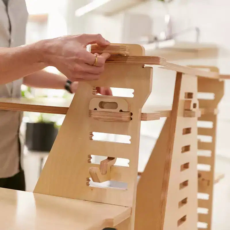 Maker's Puzzle Scrivania regolabile con seduta o in piedi, Arredamento per aula, Naturale