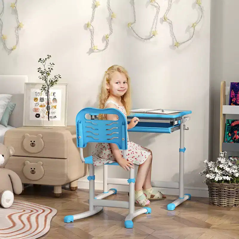 Set Scrivania e Sedie per Bambini, Scrivania da Studio per Scuola Regolabile in Altezza con Piano Inclinabile, Cassetto Portaoggetti, Portapenne, Gancio