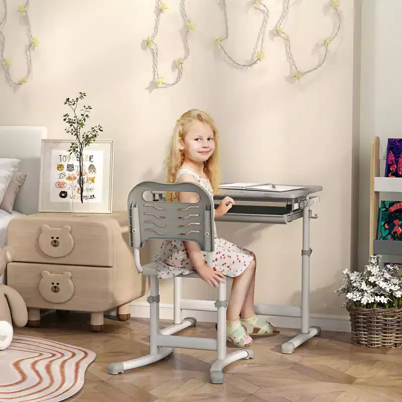 Set Scrivania e Sedie per Bambini, Scrivania da Studio per Scuola Regolabile in Altezza con Piano Inclinabile, Cassetto Portaoggetti, Portapenne, Gancio